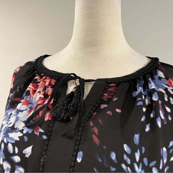White House Black Market Floral Bishop Sleeve dress size 6P - Picture 2 of 15